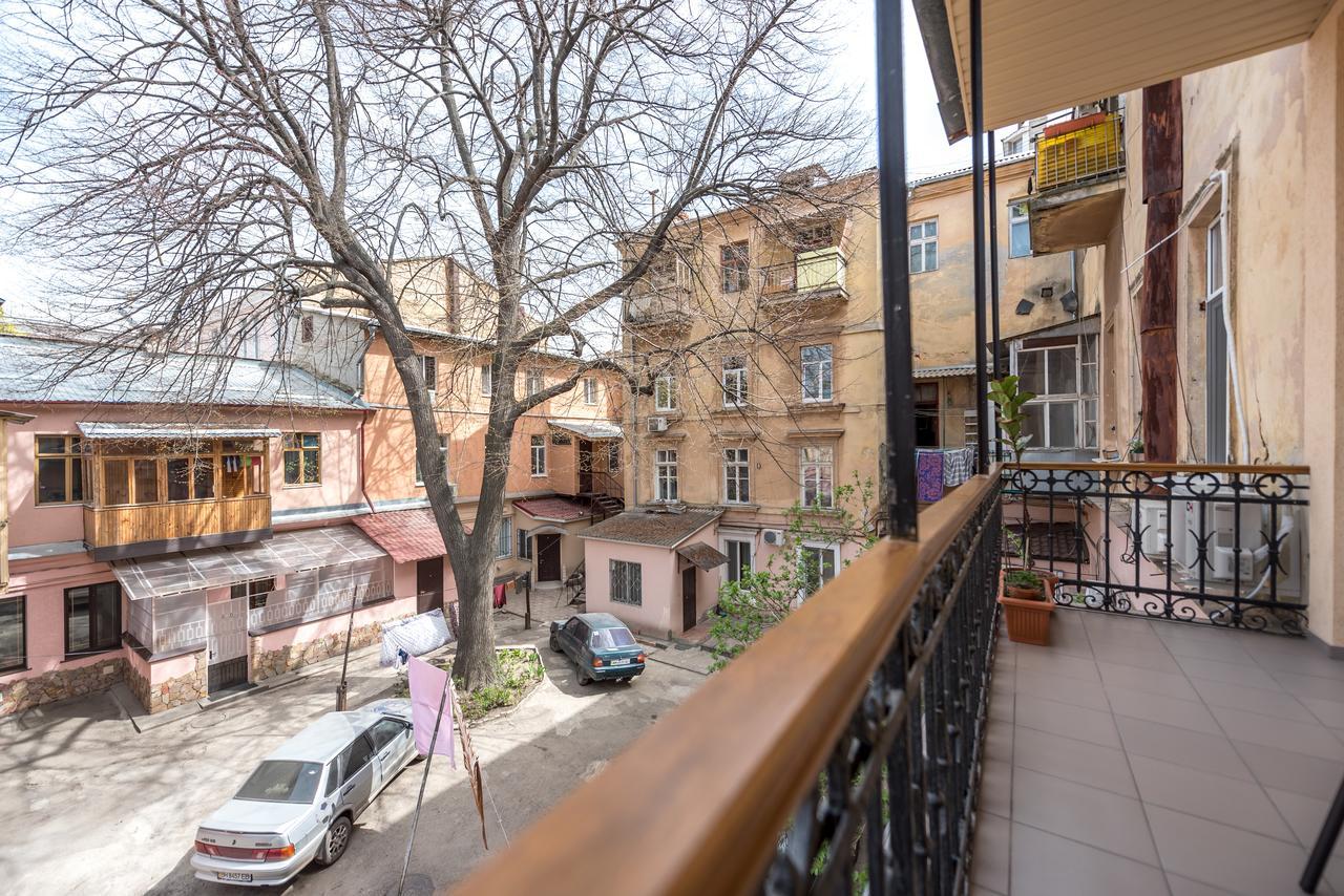 Studio Apartment In Center Of Odesa Luaran gambar