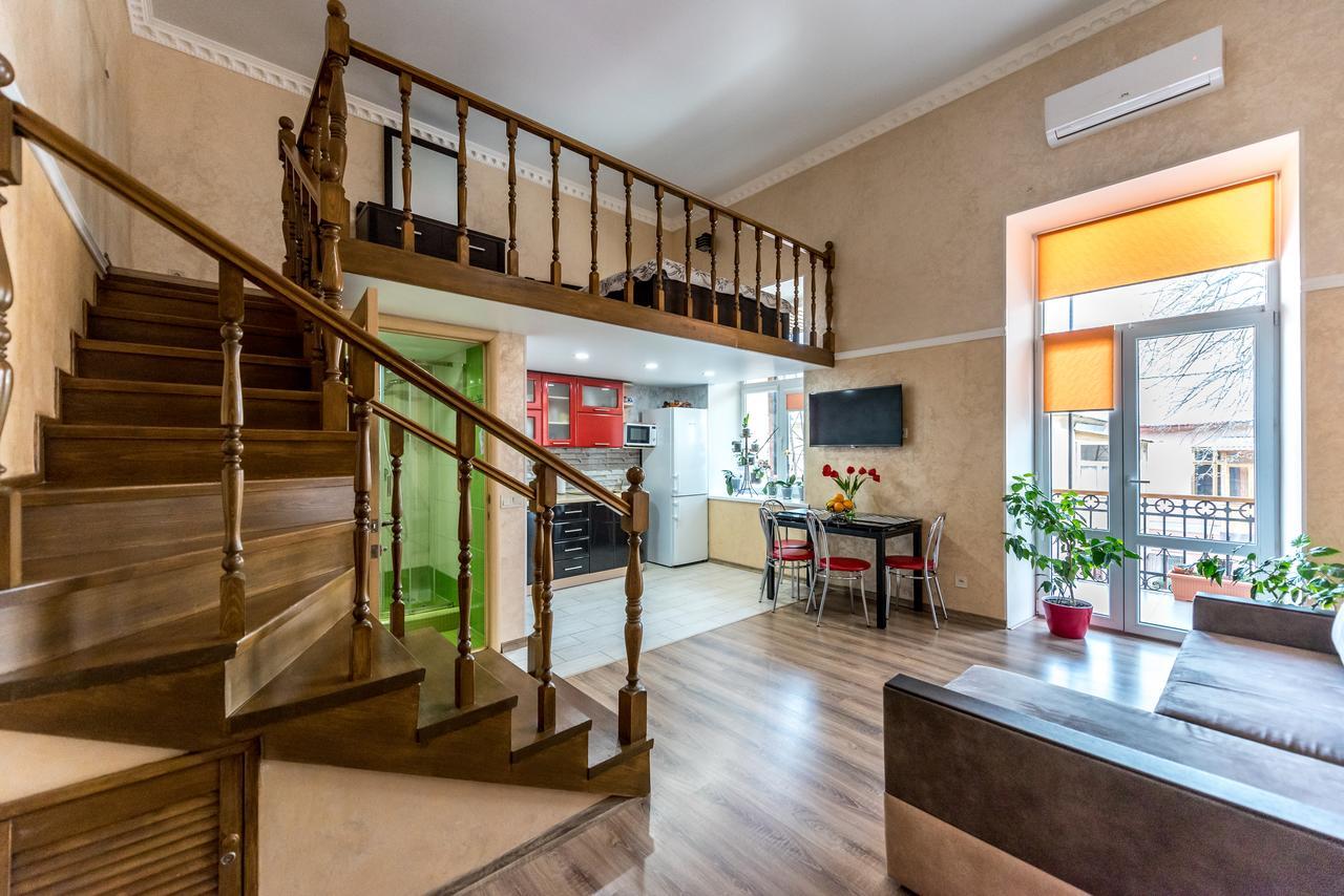 Studio Apartment In Center Of Odesa Luaran gambar