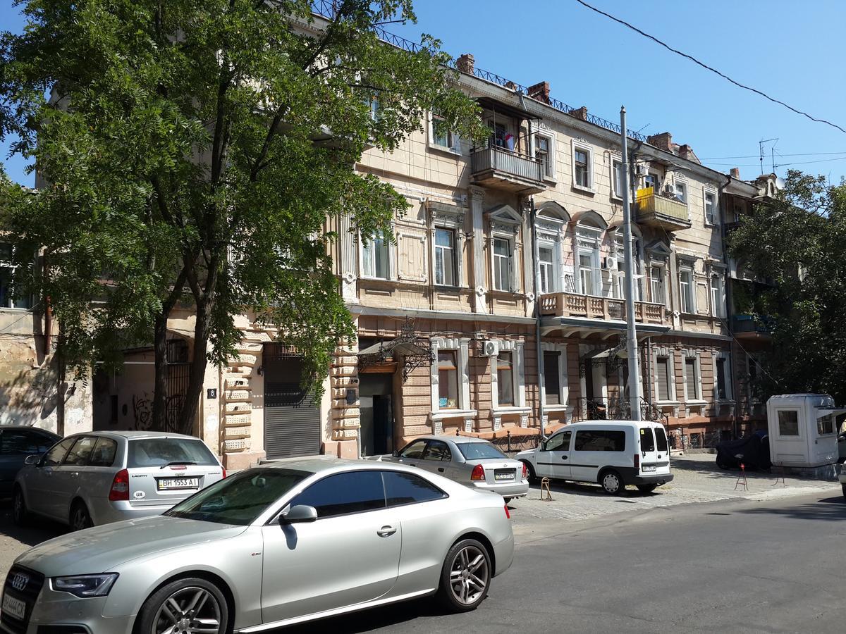 Studio Apartment In Center Of Odesa Luaran gambar